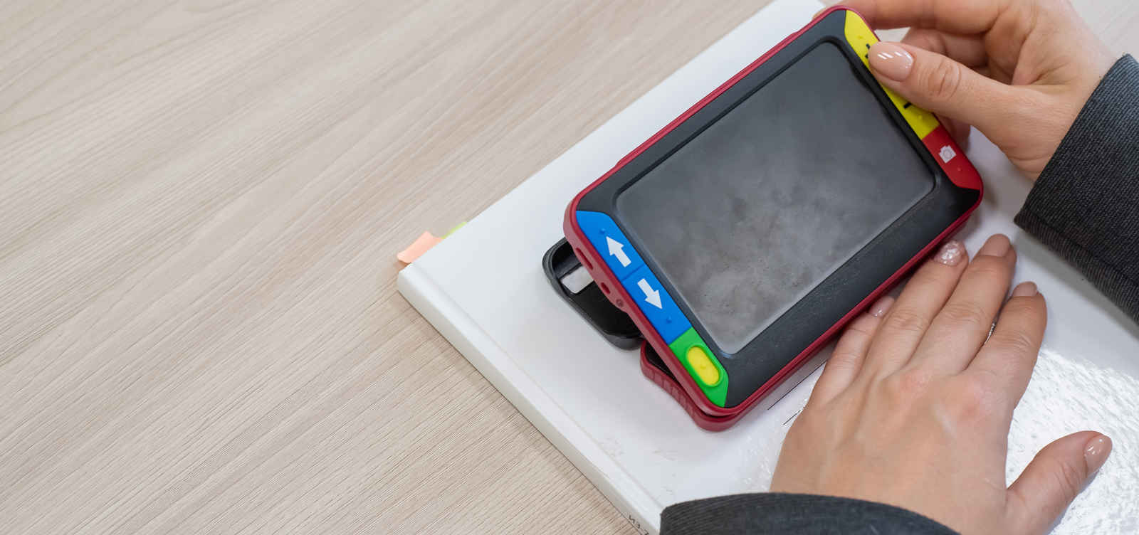 electronic magnifier